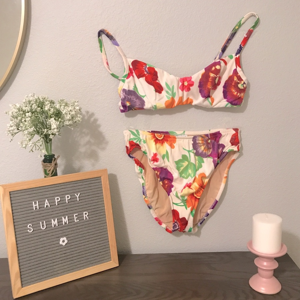 “illusions by Cole” vintage swimsuit/bikini. 🤍✨